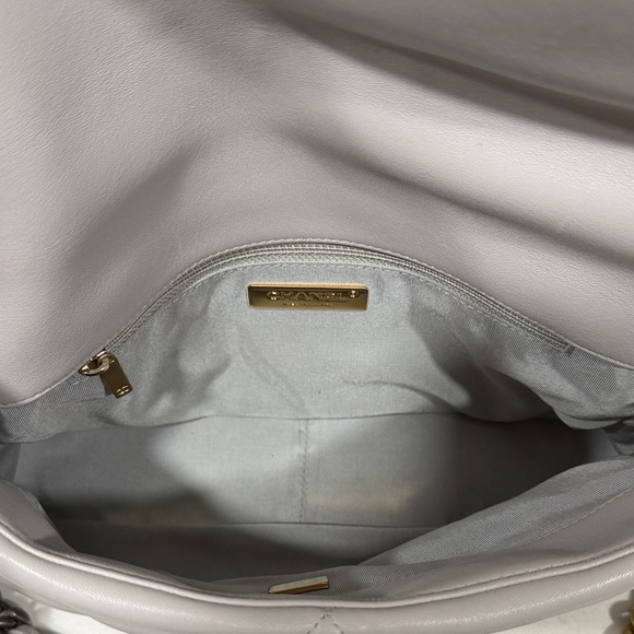 Chanel 19 Grey Two Tone Hardware Great Condition - Picture 5 of 11
